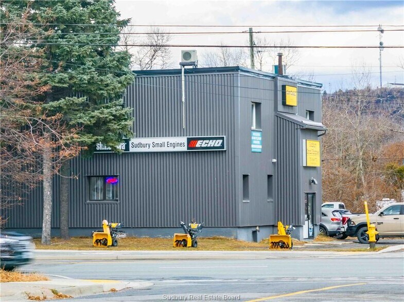 More Photos Of 560 Notre Dame Ave, Sudbury Distribution For Lease
