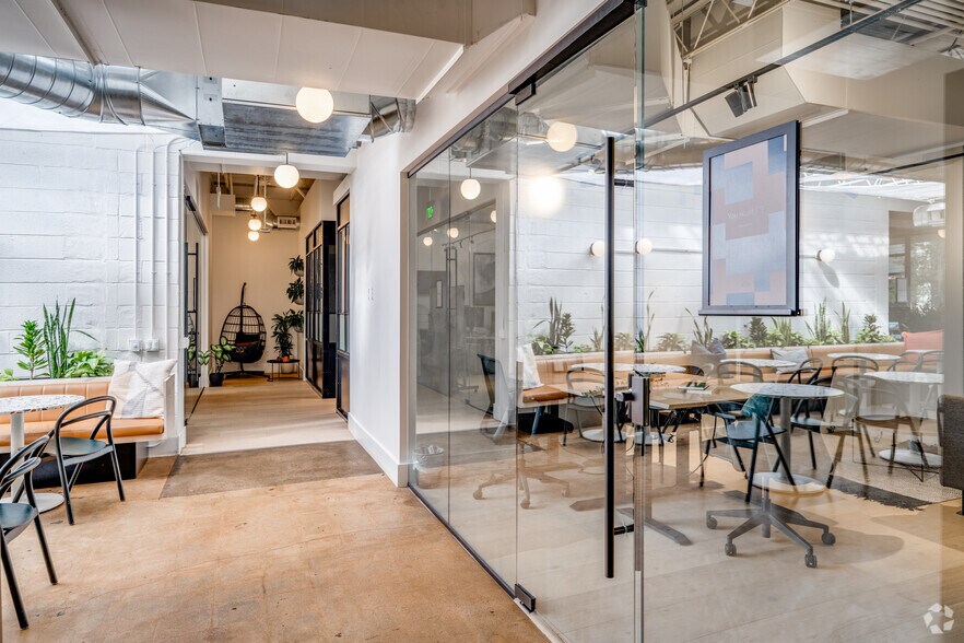 More Photos Of 2101 Pearl St, Boulder Coworking Space