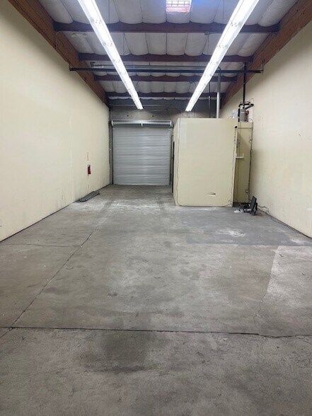 More Photos Of 7900-7994 Capwell Dr, Oakland Light Manufacturing For Sale