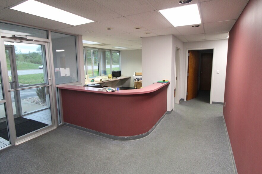 More Photos Of 1021 E 31st St, Lawrence Manufacturing For Lease