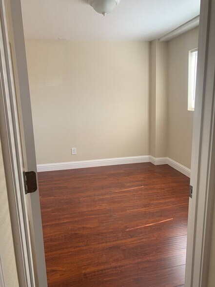 More Photos Of 116 Pine St, Redwood City Apartments For Sale