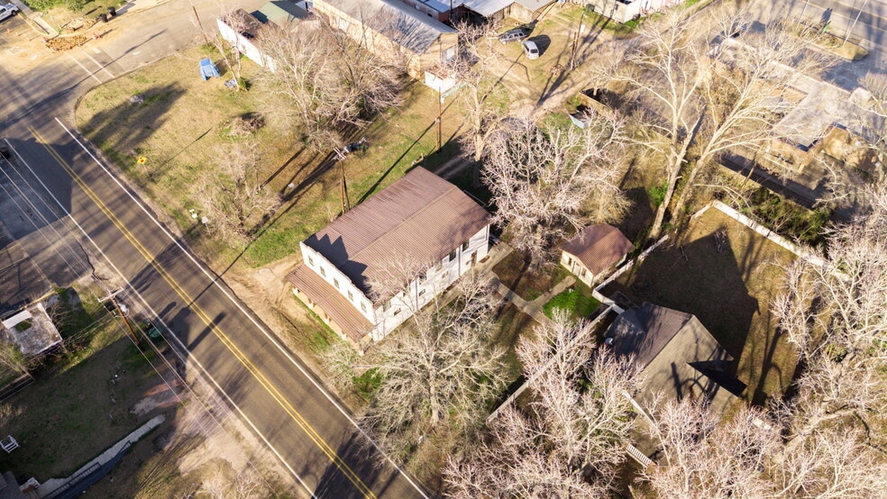 More Photos Of 411 S Kaufman St, Newton Lodge Meeting Hall For Sale