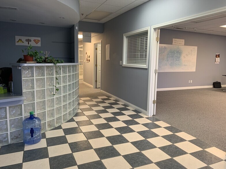 More Photos Of 7939 Morris Rd, Fairfield Township General Retail For Lease