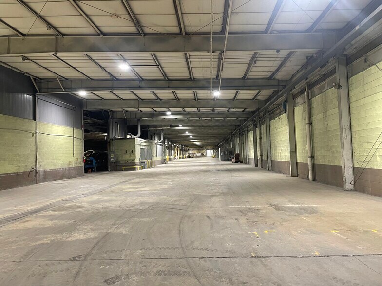 More Photos Of 629 E Butler Rd, Butler Distribution For Sale