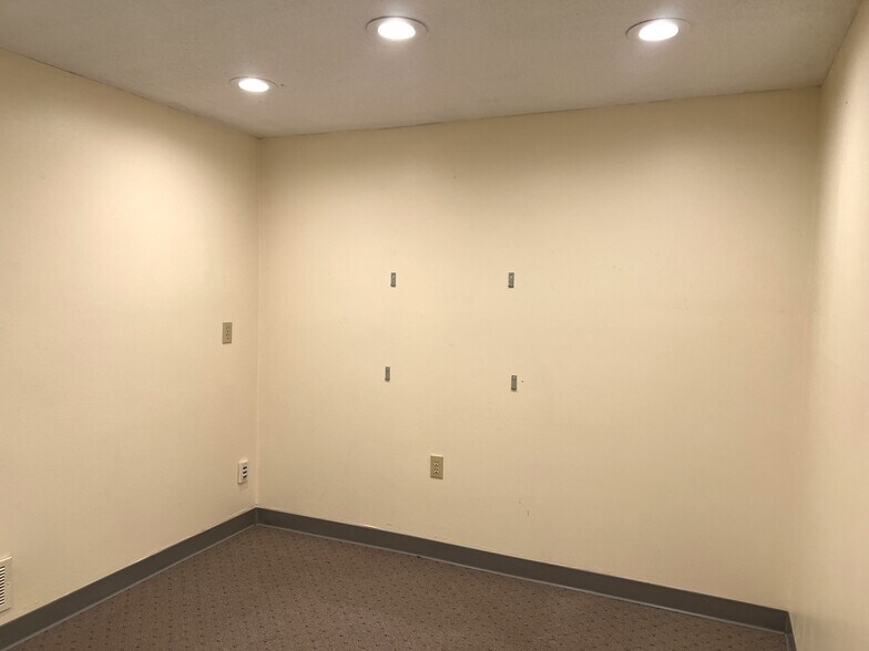 More Photos Of 171 Grandview Ave, Waterbury Medical For Sale