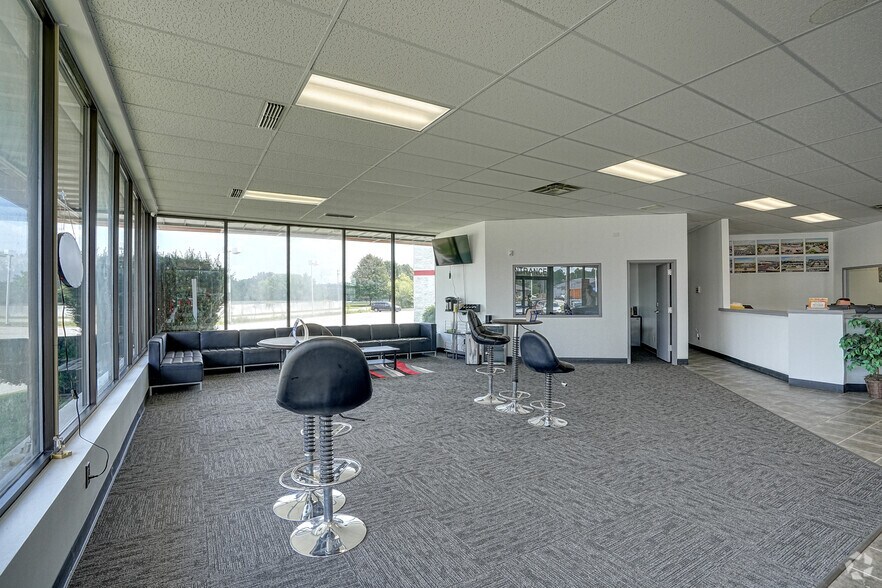 More Photos Of 6491 Broadway, Merrillville Auto Dealership For Lease
