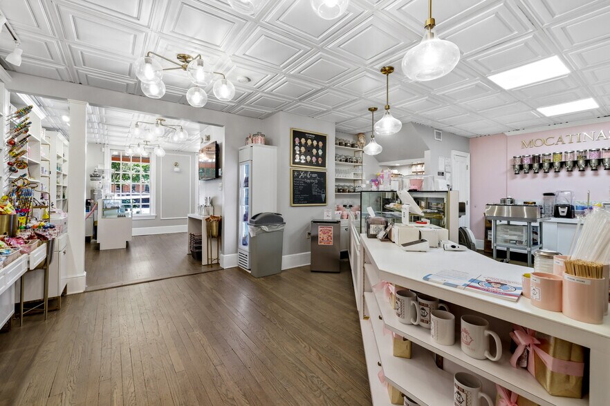 More Photos Of 3 E Market St, Leesburg Office For Sale