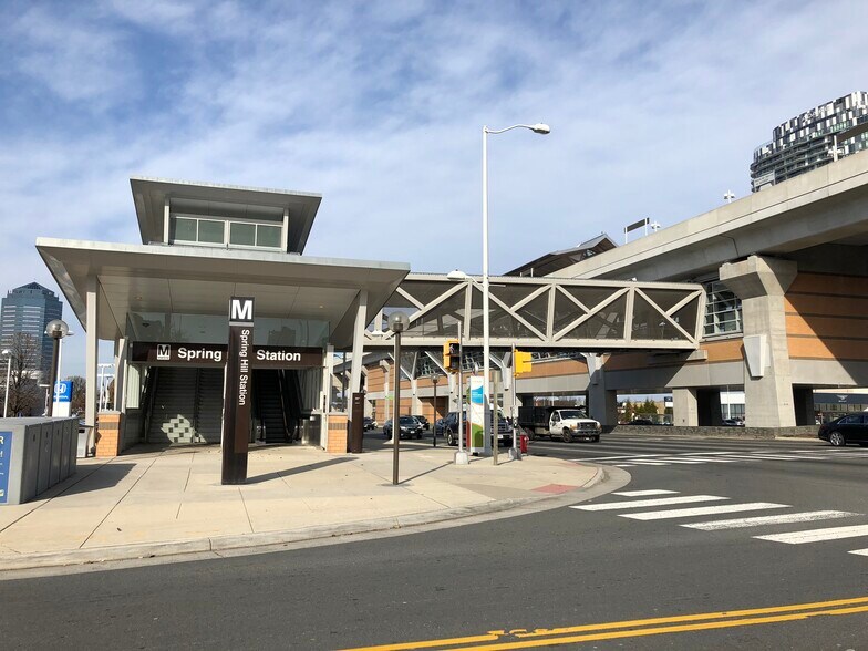 More Photos Of 1604 Spring Hill Rd, Vienna Office For Lease