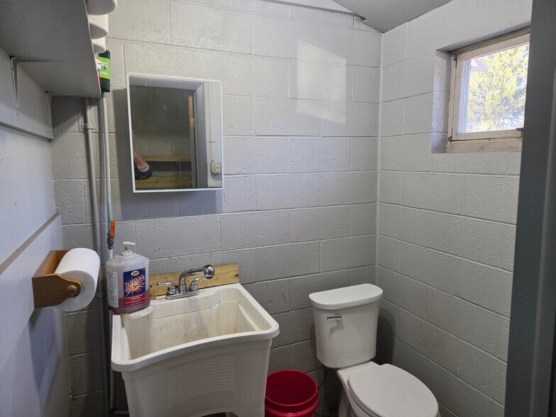 More Photos Of 126 Grandview Ave, Honesdale Flex For Sale