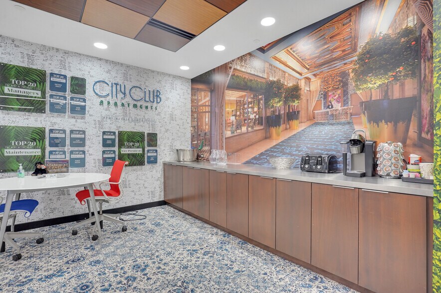 More Photos Of 31700 Middlebelt Rd, Farmington Hills Office For Lease