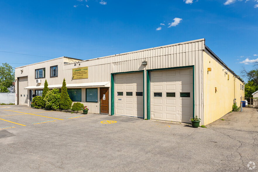 Primary Photo Of 196 Rue Valois, Vaudreuil-dorion General Retail For Sale