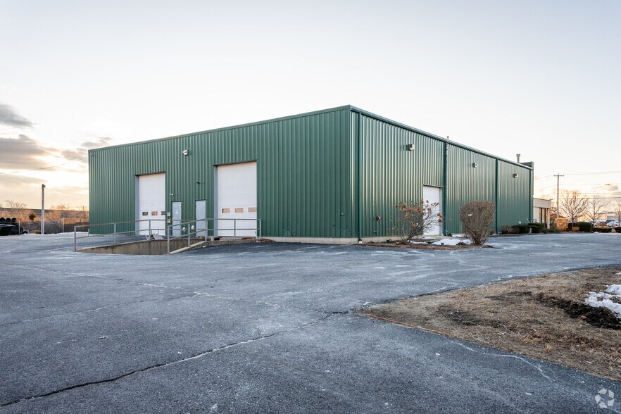 More Photos Of 315 Commerce Park Rd, North Kingstown Warehouse For Sale