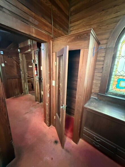 More Photos Of 18-20 E Pleasant St, Avon Park Religious Facility For Sale