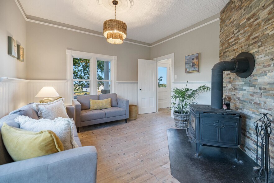 More Photos Of 31 Nelson St, Victoria Flex For Sale