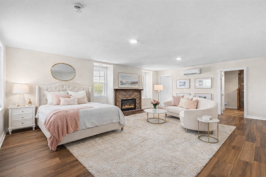 More Photos Of 811 N Church St, McKinney Hospitality For Sale