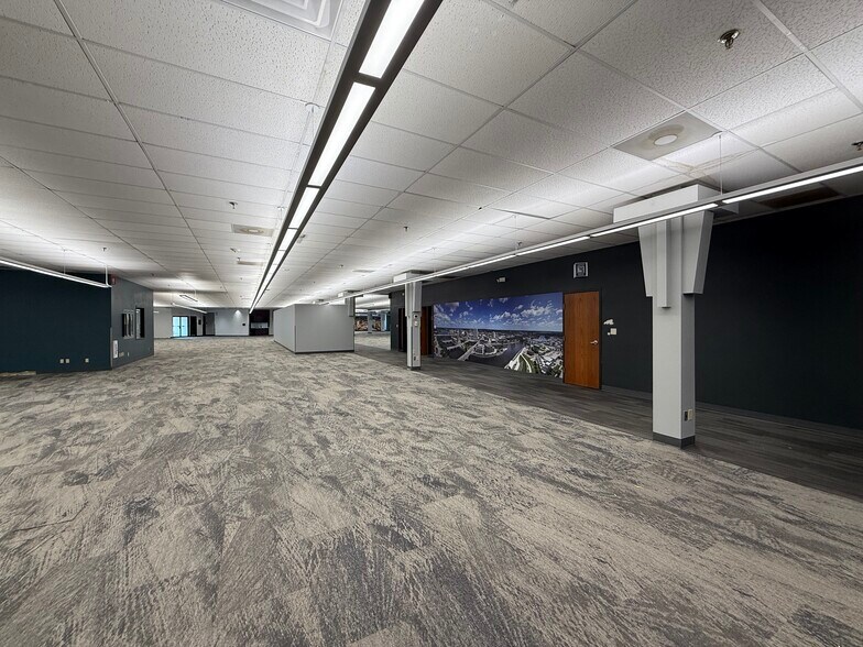 More Photos Of 3201-3301 Armar Dr, Marion Coworking Space