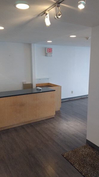 More Photos Of 21-23 N Dean St, Englewood Freestanding For Lease