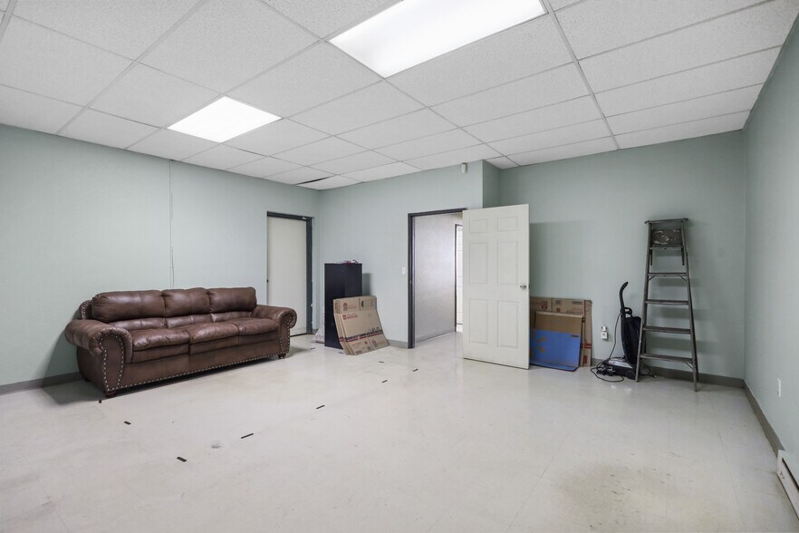 More Photos Of 854 Baseline Pl, Brighton Warehouse For Sale