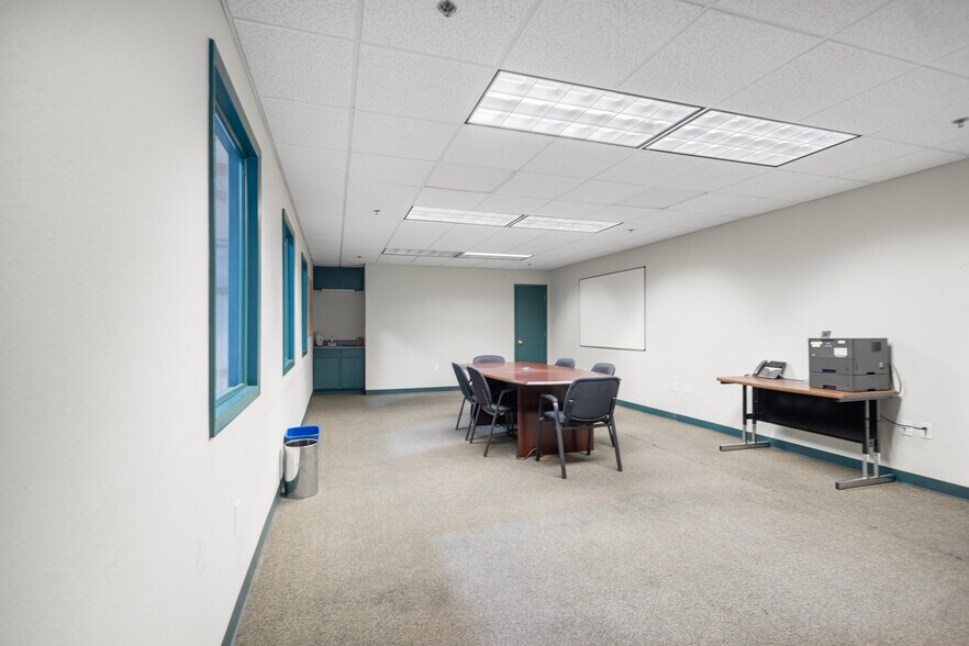 More Photos Of 2307 E Erwin St, Tyler Manufacturing For Lease