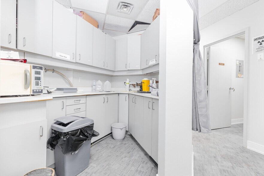 More Photos Of 3852 Finch Ave, Toronto Office For Sale