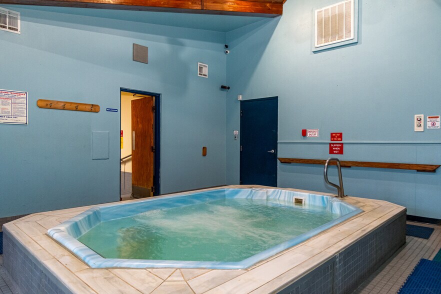 More Photos Of 415 Wingfield St, Ruidoso Health Club For Sale
