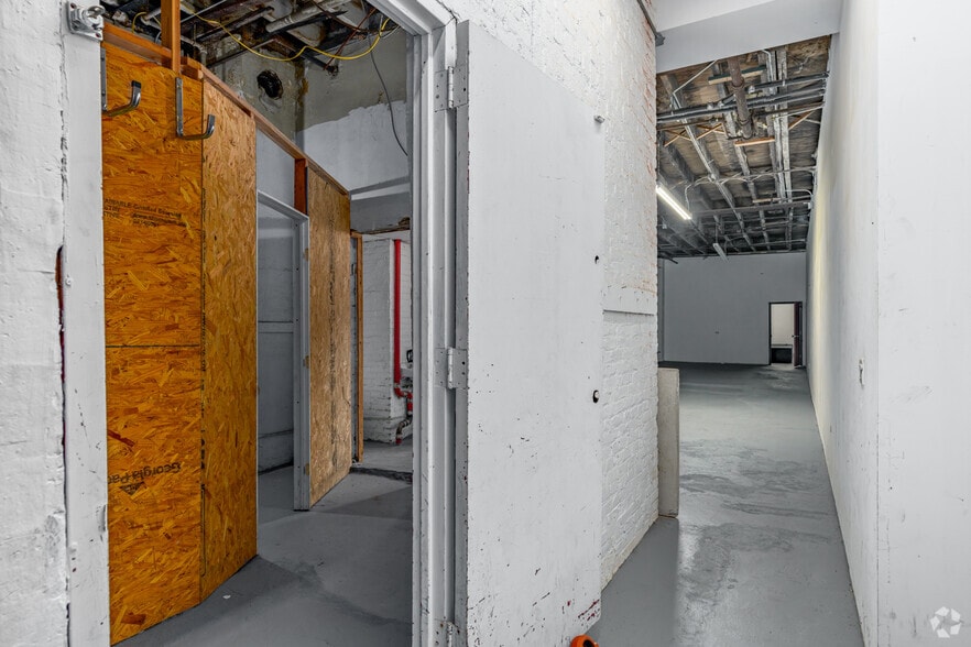 More Photos Of 327 Douglass St, Brooklyn Storefront For Lease