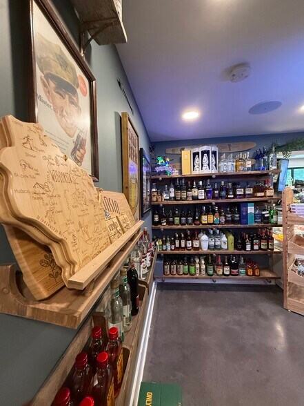 More Photos Of W4724 S Lakeshore Dr, Fontana-on-Geneva Lake Storefront For Sale