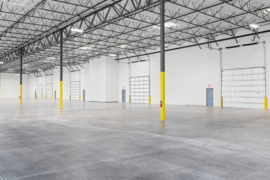 More Photos Of 2908 W Deer Valley Rd, Phoenix Warehouse For Sale