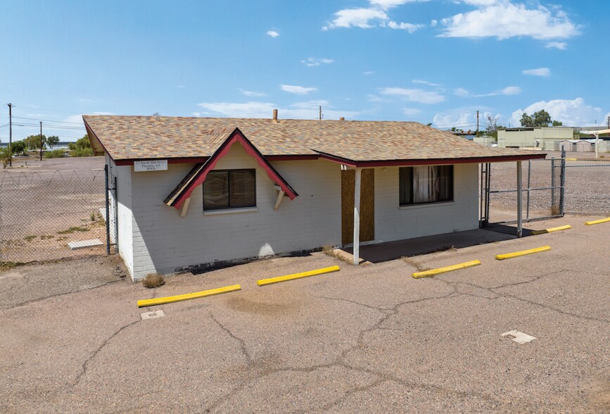 More Photos Of 30 N 56th St, Phoenix Distribution For Sale