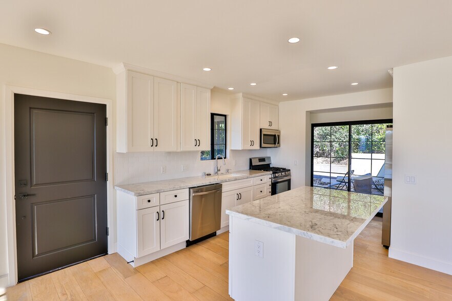 More Photos Of 22227 Pacific Coast Hwy, Malibu Apartments For Sale