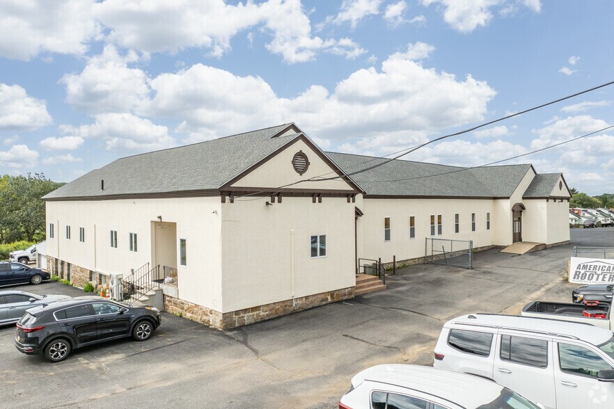 More Photos Of 1934 PA-940, Freeland Medical For Lease
