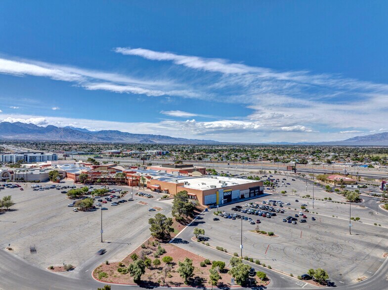 More Photos Of 4000 Meadows Ln, Las Vegas Department Store For Sale