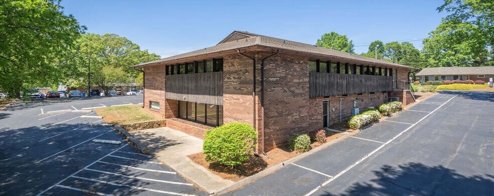 More Photos Of 2912 Maplewood Ave, Winston-Salem Medical For Lease