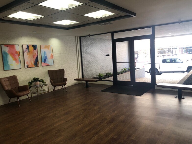 More Photos Of 120 S Broadway Ave, Tyler Office For Lease