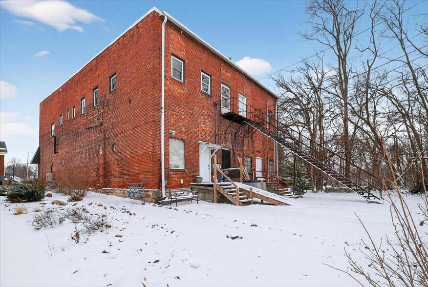 More Photos Of 135 E Main St, Woodville Storefront Retail Residential For Sale