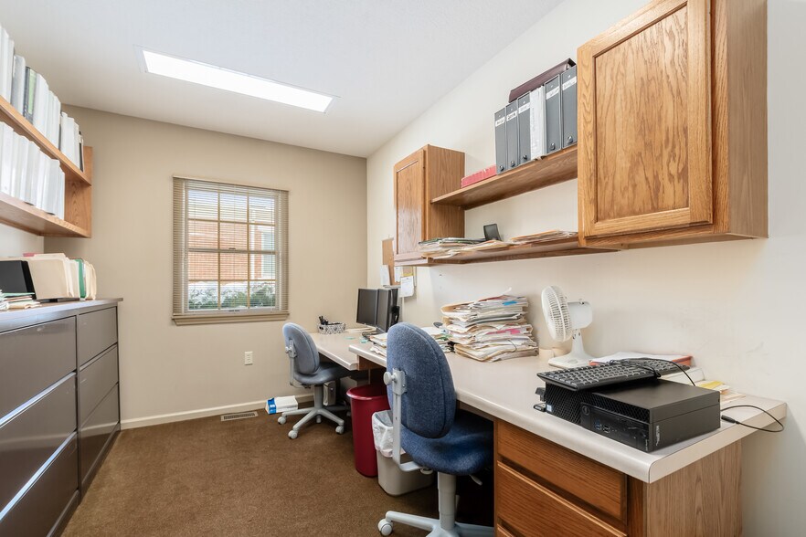 More Photos Of 240 S 4th St, Coshocton Office For Lease
