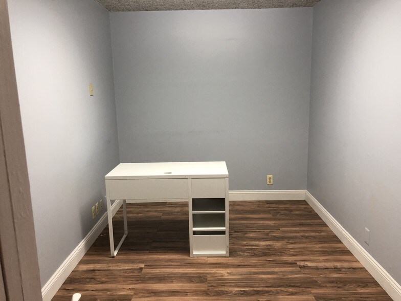 More Photos Of 281 Summerhill Rd, East Brunswick Office For Sale