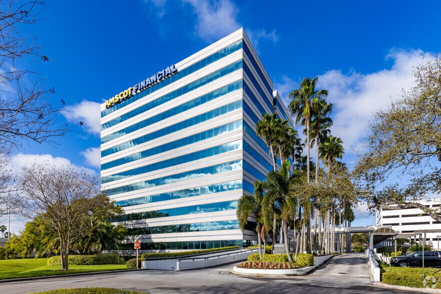 More Photos Of 600 N Westshore Blvd, Tampa Office For Lease