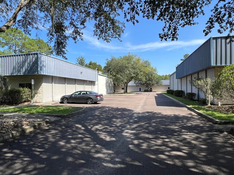 More Photos Of 1908-1910 NW 67th Pl, Gainesville Light Manufacturing For Sale