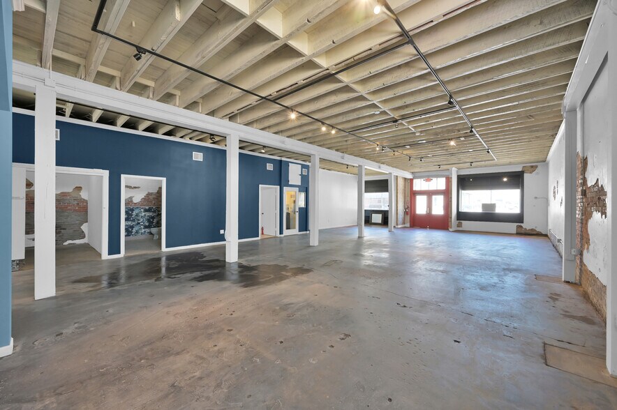 More Photos Of 336 N Main St, Conroe Loft Creative Space For Lease