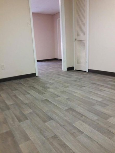 More Photos Of 2945 Stone Hogan Connector Rd, Atlanta Office Residential For Lease