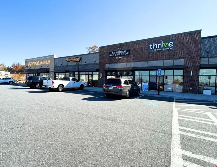 More Photos Of 3460 Sandy Plains Rd NE, Marietta Veterinarian Kennel For Lease