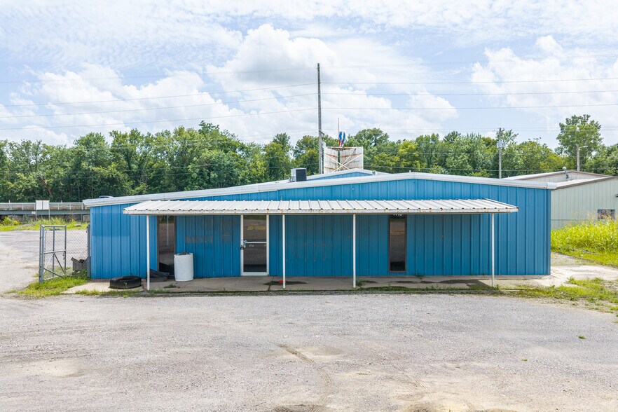 More Photos Of 479247 US Highway 64, Roland Flex For Sale
