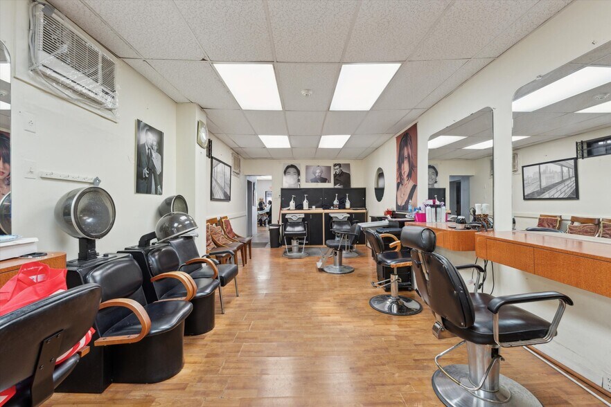 More Photos Of 42 S 19th St, Philadelphia Storefront Retail Residential For Lease