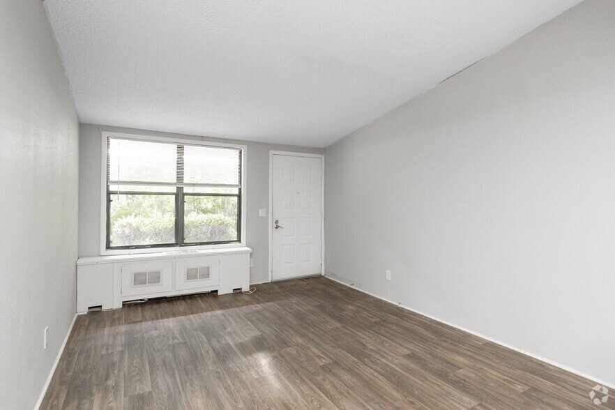 More Photos Of 8619 N Davis Hwy, Pensacola Apartments For Sale