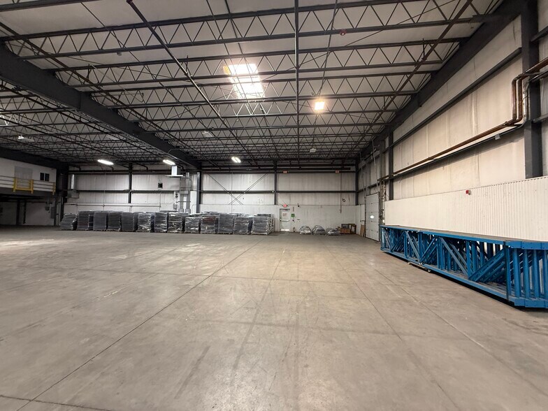 More Photos Of 111 Braley Rd, East Freetown Warehouse For Lease