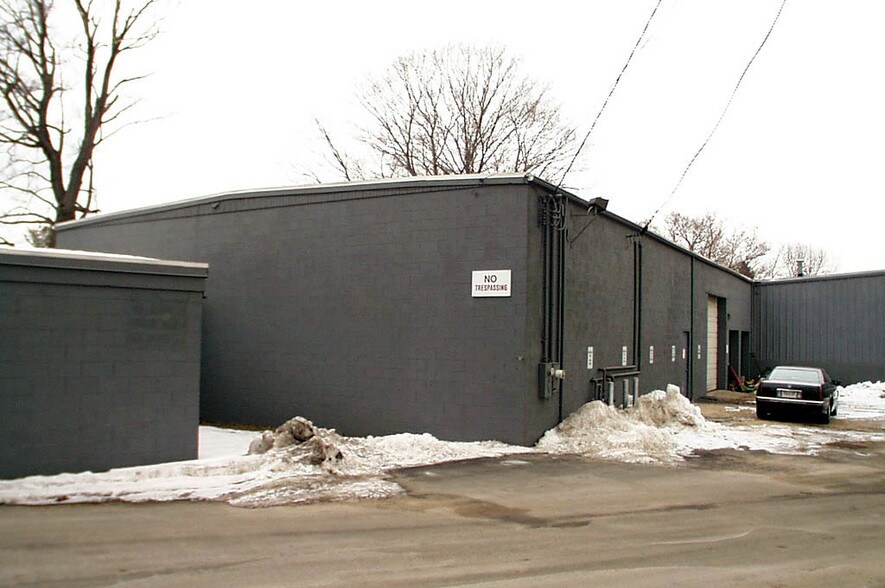 Primary Photo Of 219-221 W Boylston St, West Boylston Light Distribution For Lease