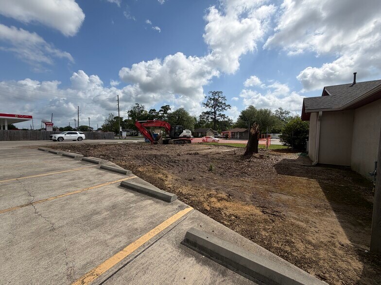 More Photos Of 2401 N 16th St, Orange Land For Sale