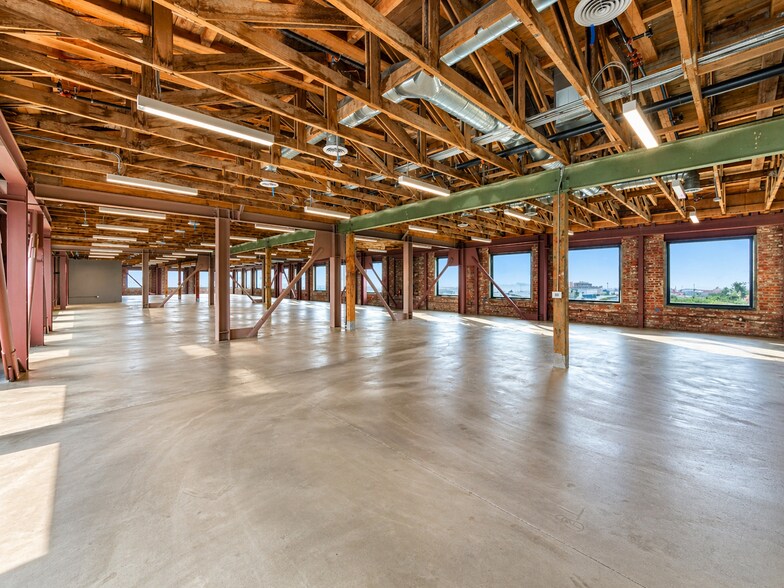 More Photos Of 440 Seaton St, Los Angeles Loft Creative Space For Lease