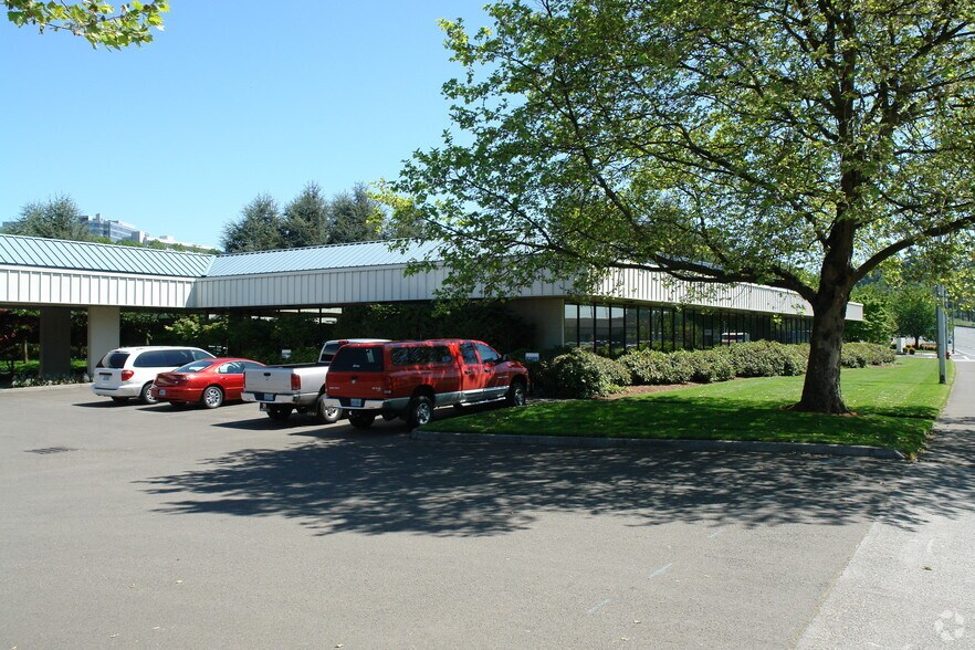 More Photos Of 4711 N Basin Ave, Portland Warehouse For Lease